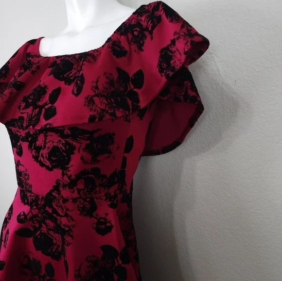 Hello Miss Pink Off Shoulder Velvet Floral Print Dress Size S - Picture 3 of 10
